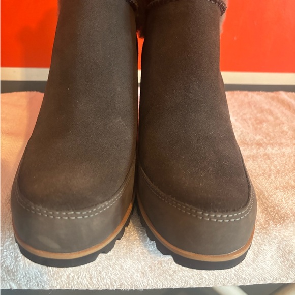 New Ugg Malvella wedge boots size 11 - Picture 5 of 9